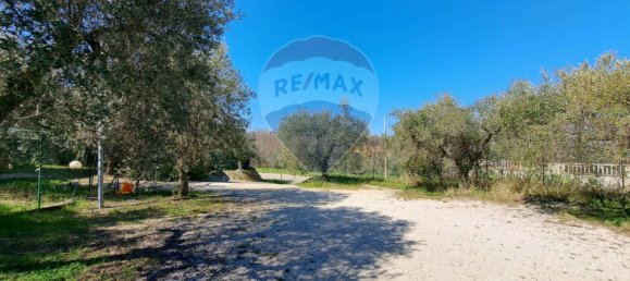 Коммерческая недвижимость с 3 комнатами в Фоссачезия, Италия № 62678 37