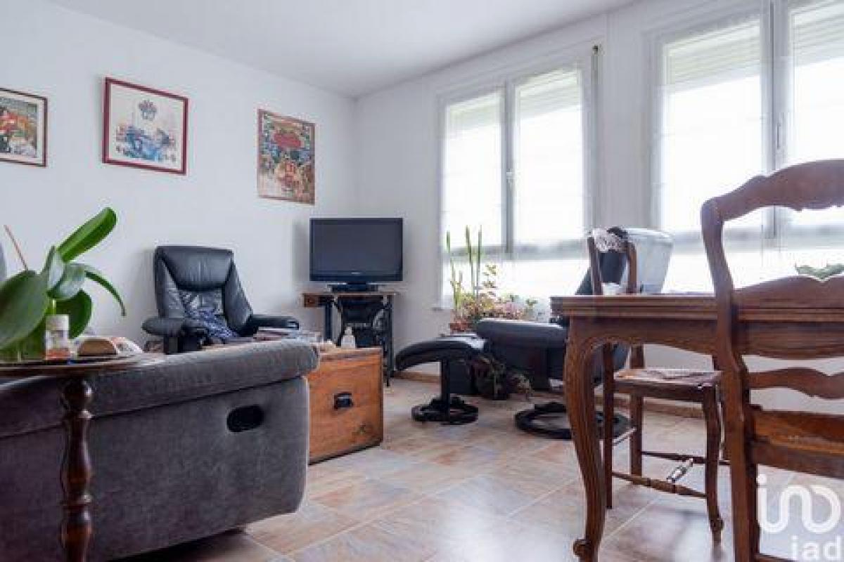 Condominio de 4 dormitorios en Andilly, France No. 37857