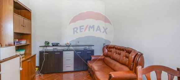 Edificio en Loures, Portugal 987 m² No. 72980 11