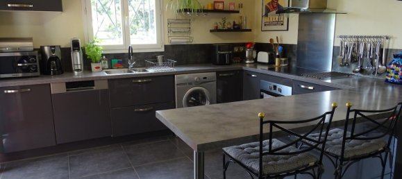 3 bedrooms House in Suze-la-Rousse, France No. 302321 8