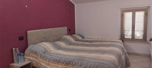 5 rooms House in Urbino, Italy No. 144902 9