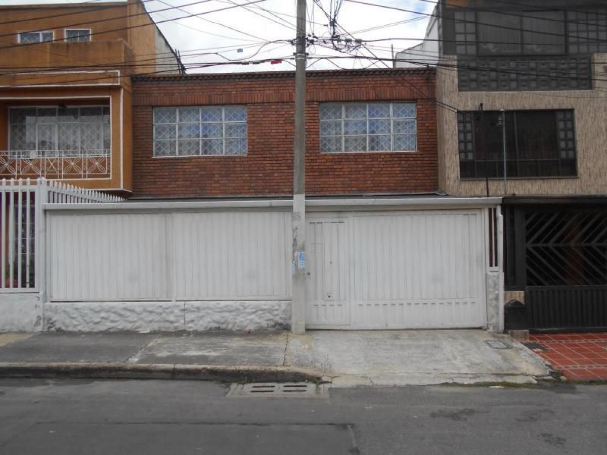 Casa de 5 dormitorios en Bogotá, Colombia No. 10916