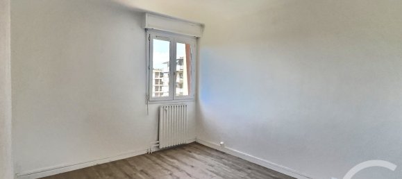 2 chambres Appartement à Fréjus, France No. 319380 6