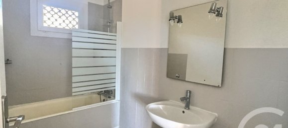 2 chambres Appartement à Fréjus, France No. 319380 8