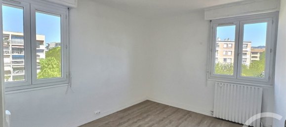 2 chambres Appartement à Fréjus, France No. 319380 7