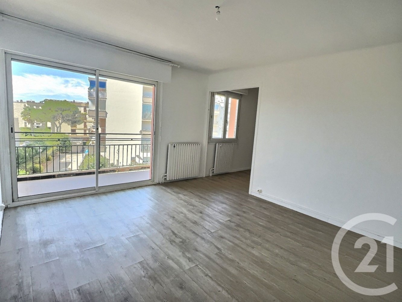 2 chambres Appartement à Fréjus, France No. 319380