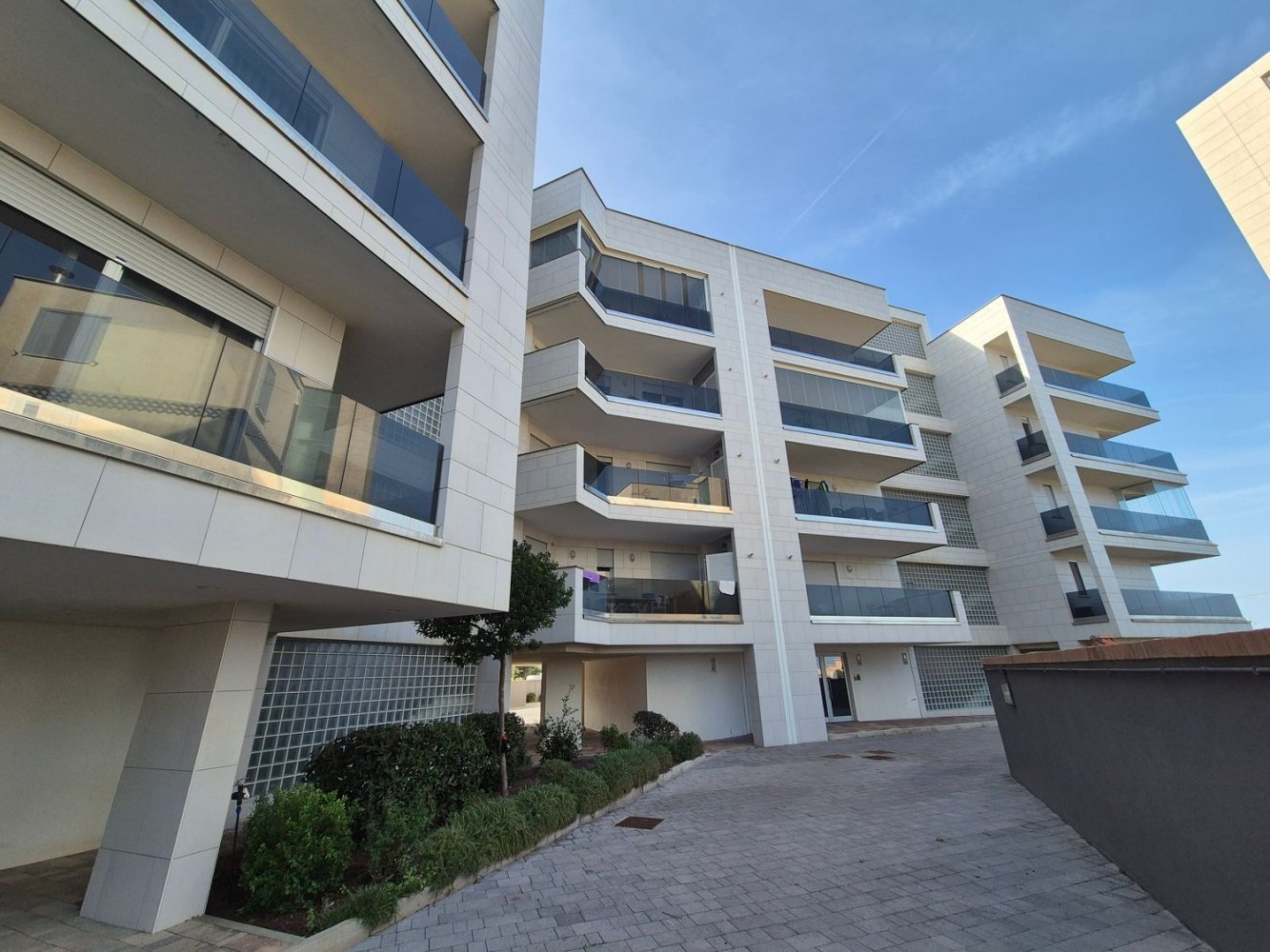 Apartamento de 3 dormitorios en Fiumicino, Italy No. 391194