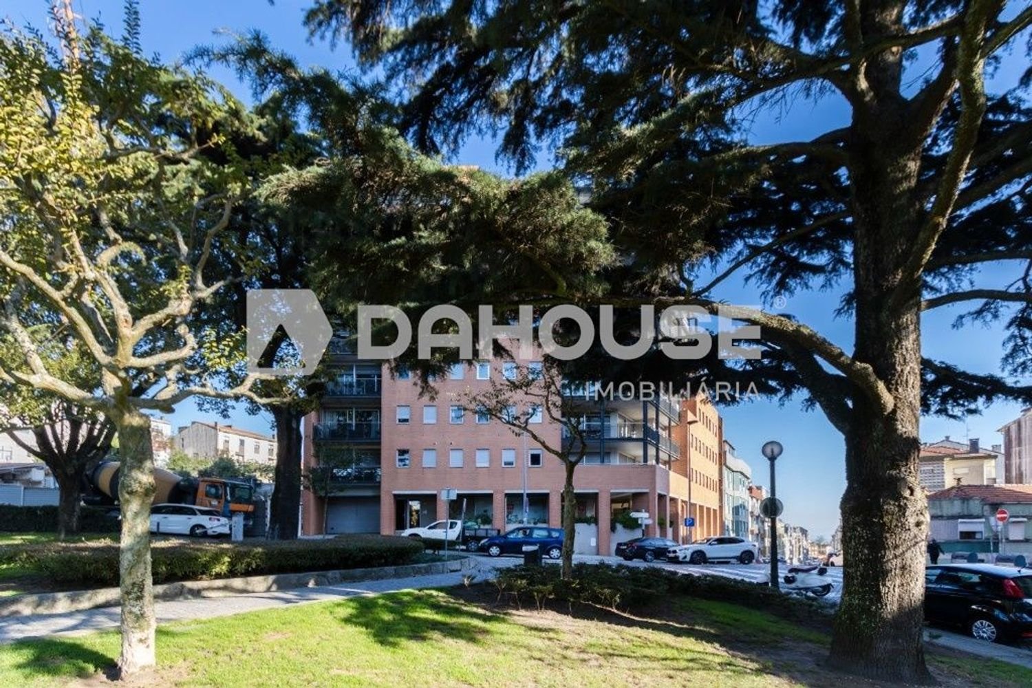  عقار تجاري في Porto, Portugal 188متر مربع رقم 53138