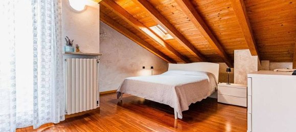 Квартира с 3 спальнями в Вигазьо, Италия № 271018 12