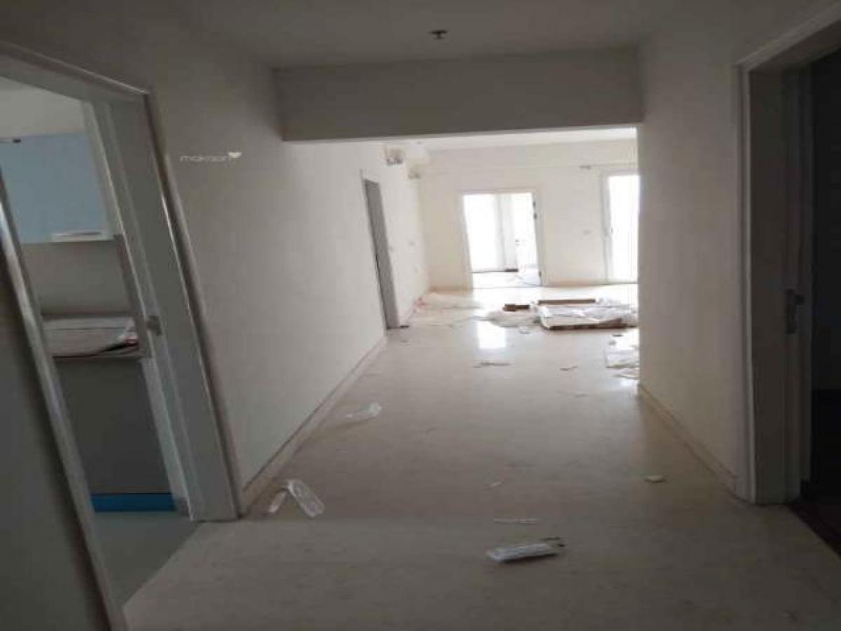 Дом с 3 спальнями в Нойда, Индия № 68087