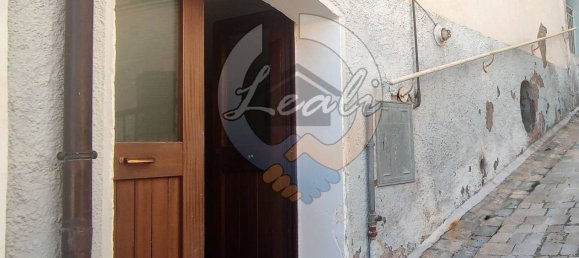 6 rooms House in Montegranaro, Italy No. 86049 13