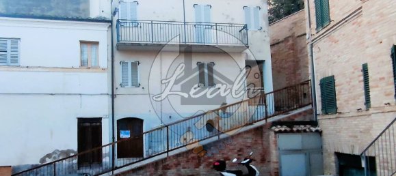 6 rooms House in Montegranaro, Italy No. 86049 5