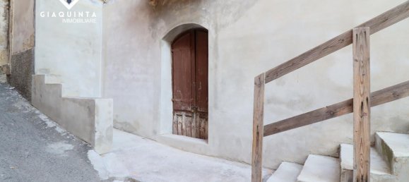 Casa de 4 habitaciónes en Palagonia, Italy No. 238989 23