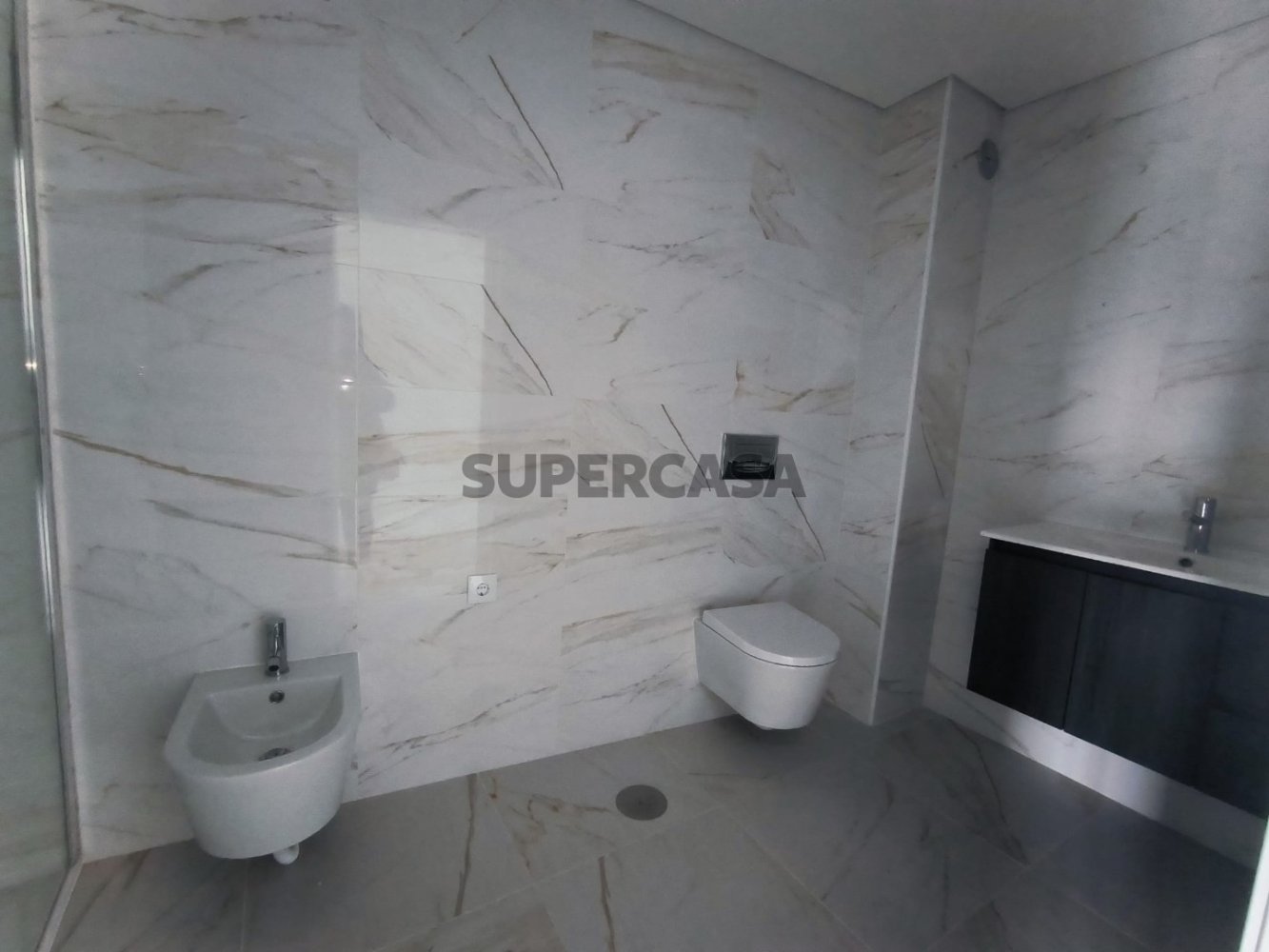 3 bedrooms Apartment in Corroios, Portugal No. 192617