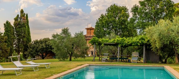 5 bedrooms Villa in Cetona, Italy No. 58740 9