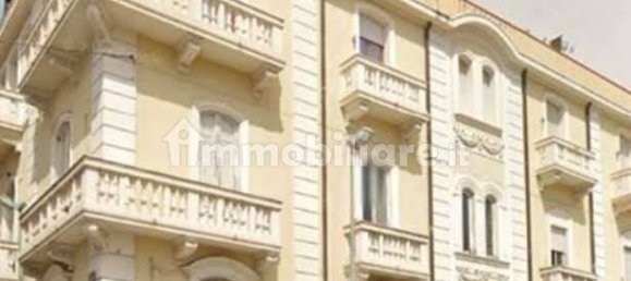 Oficina de 5 habitaciónes en Reggio Calabria, Italy No. 39503 19