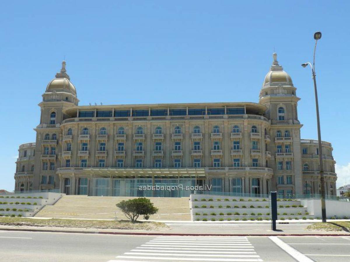 4 bedrooms House in Montevideo, Uruguay No. 4835