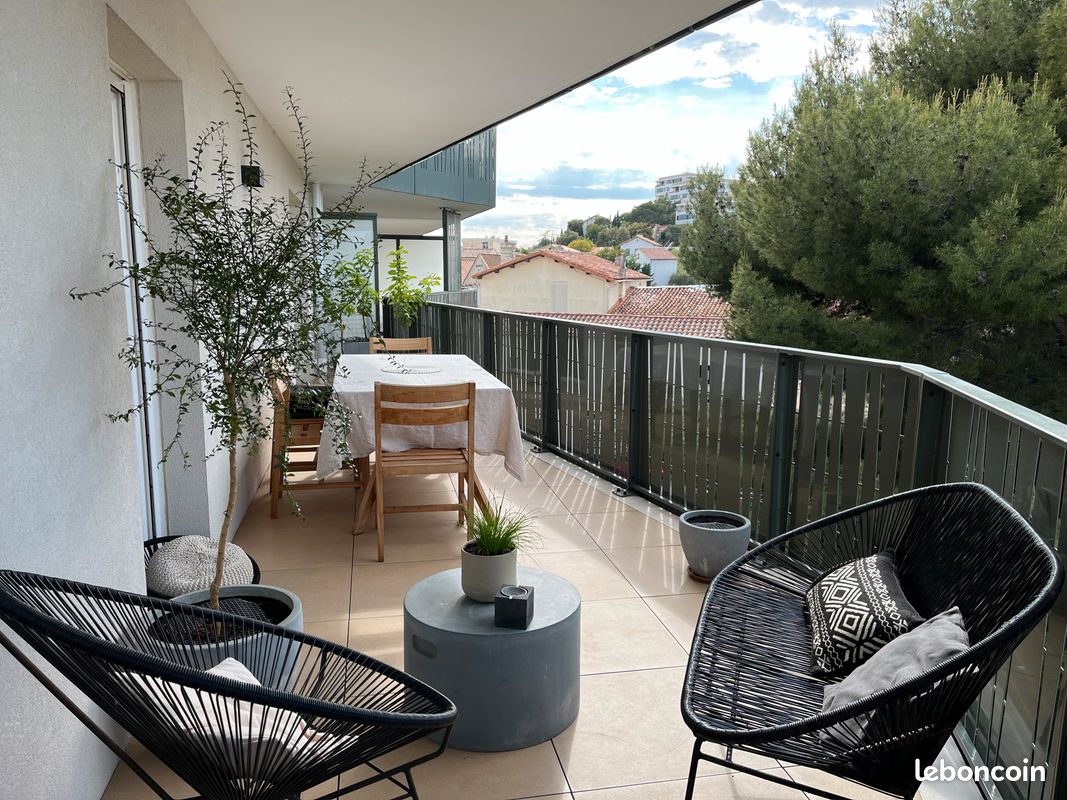 Apartamento de 2 dormitorios en Marseille, France No. 318629