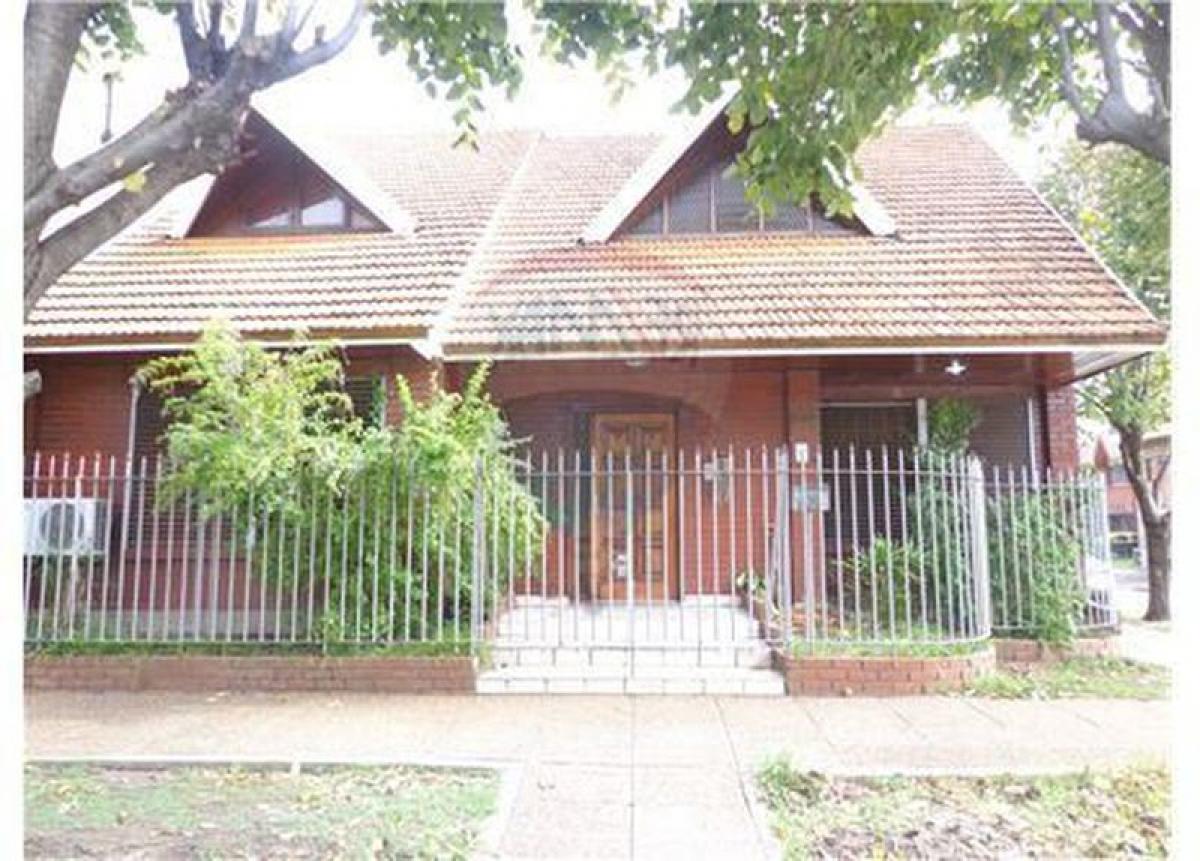 5 bedrooms House in Avellaneda, Argentina No. 64198