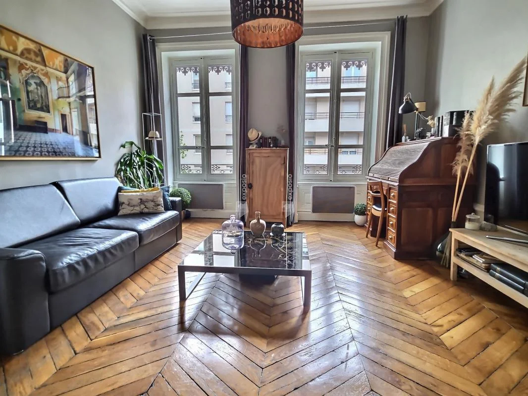 3 bedrooms Apartment in Lyon, France No. 351181