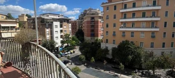 4 bedrooms Apartment in Rome, Italy No. 273973 23