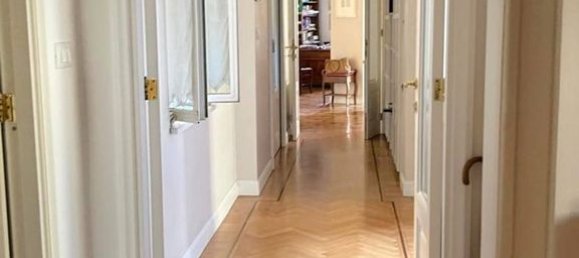 4 bedrooms Apartment in Rome, Italy No. 273973 11