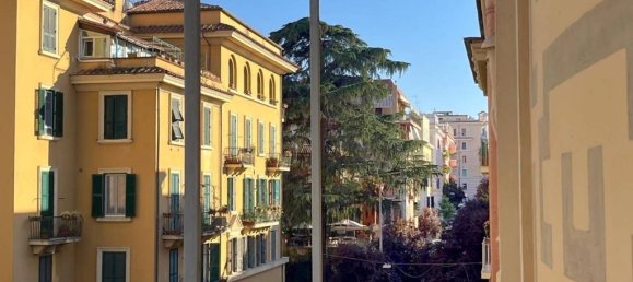4 bedrooms Apartment in Rome, Italy No. 273973 24