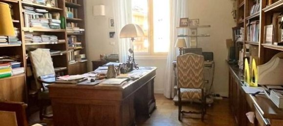 4 bedrooms Apartment in Rome, Italy No. 273973 6