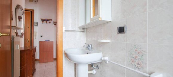 3 rooms Apartment in Borghetto Santo Spirito, Italy No. 27782 13