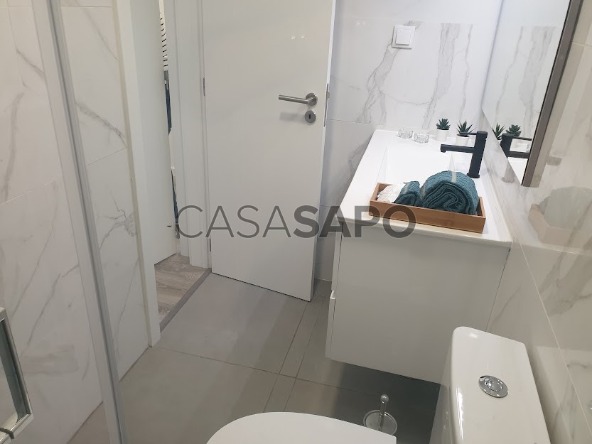 3 bedrooms Apartment in Lisbon, Portugal No. 231222