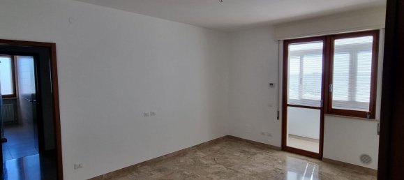 4-Zimmer Wohnung in Udine, Italy, Nr. 84292 2
