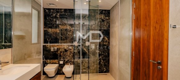 5 bedrooms Villa in Abu Dhabi, UAE No. 47582 19