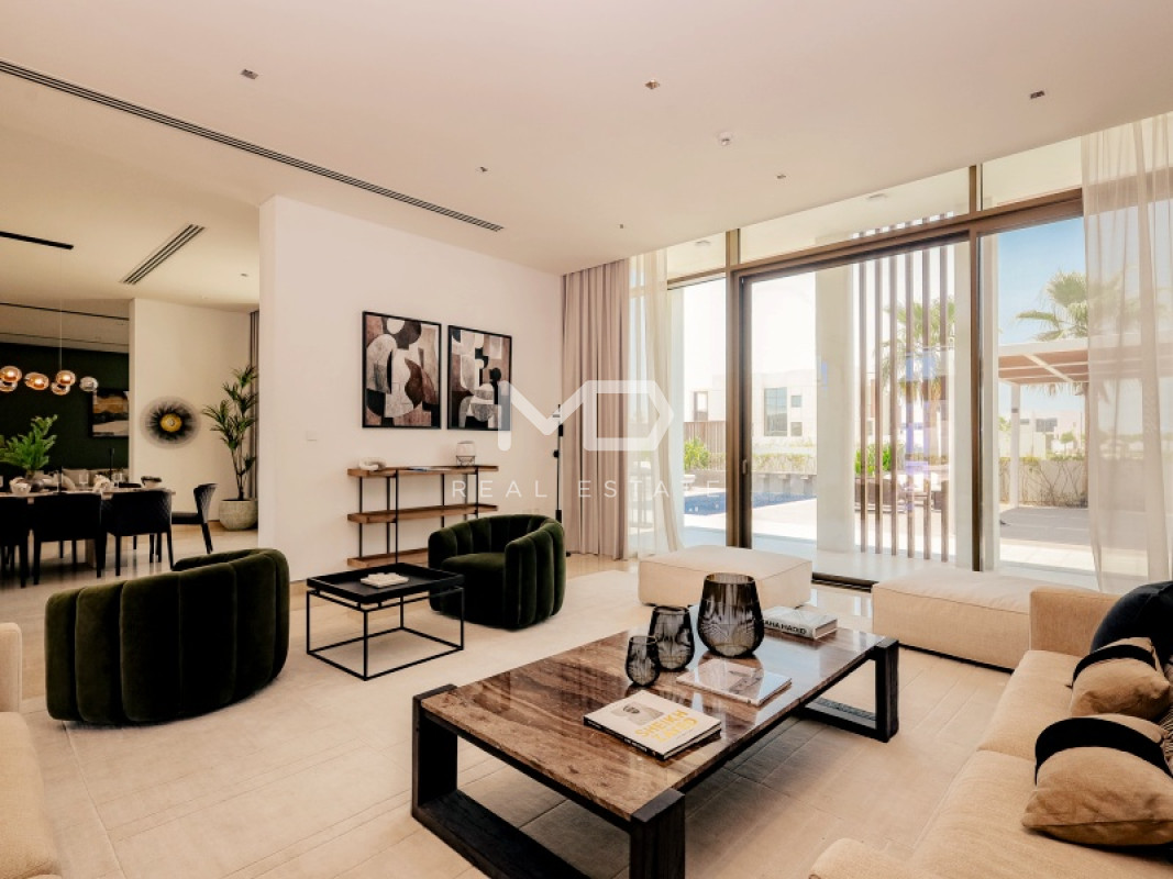 5 bedrooms Villa in Abu Dhabi, UAE No. 47582