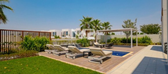 5 bedrooms Villa in Abu Dhabi, UAE No. 47582 17