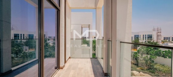 5 bedrooms Villa in Abu Dhabi, UAE No. 47582 50