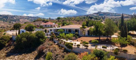 4 bedrooms House in Konia, Cyprus No. 15915 2