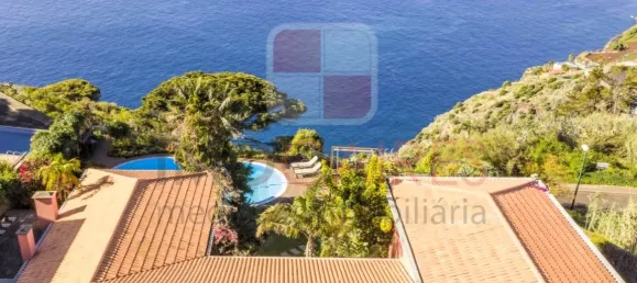 Дом с 4 спальнями в Фуншал, Португалия № 144313 36