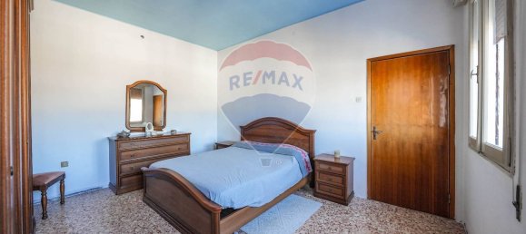 5 rooms House in Codigoro, Italy No. 109242 15