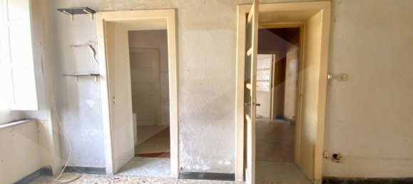 3 rooms Apartment in Sant'Anastasia, Italy No. 22513 22