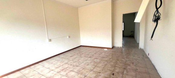 10 rooms Apartment in Rimini, Italy No. 24451 24