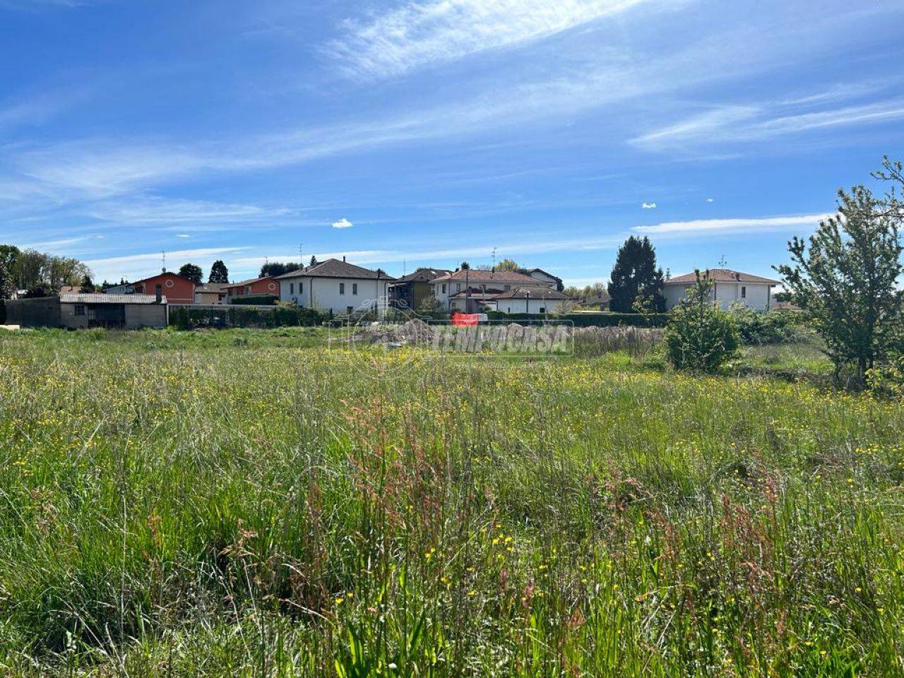 902m² Land in Lazzate, Italy No. 2160
