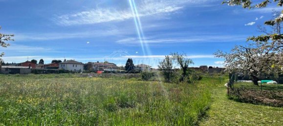902m² Land in Lazzate, Italy No. 2160 2