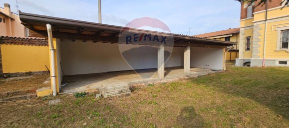 Villa de 18 habitaciónes en Olgiate Olona, Italy No. 165243 9