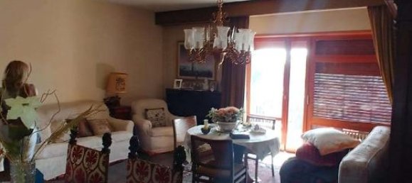 5 rooms Apartment in Perugia, Italy No. 90709 9