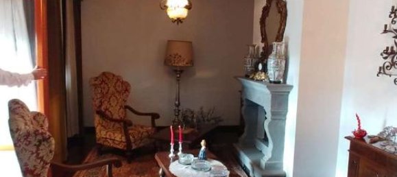 5 rooms Apartment in Perugia, Italy No. 90709 3