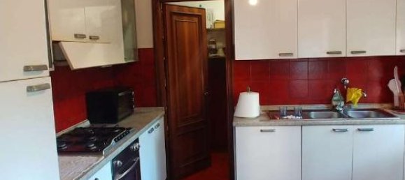 5 rooms Apartment in Perugia, Italy No. 90709 2