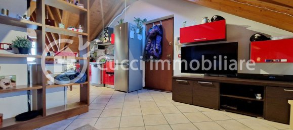 Квартира с 3 комнатами в Рончелло, Италия № 142563 4