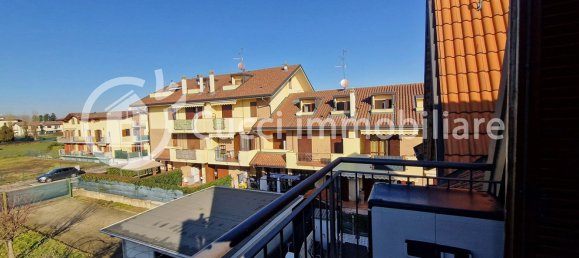 Квартира с 3 комнатами в Рончелло, Италия № 142563 13