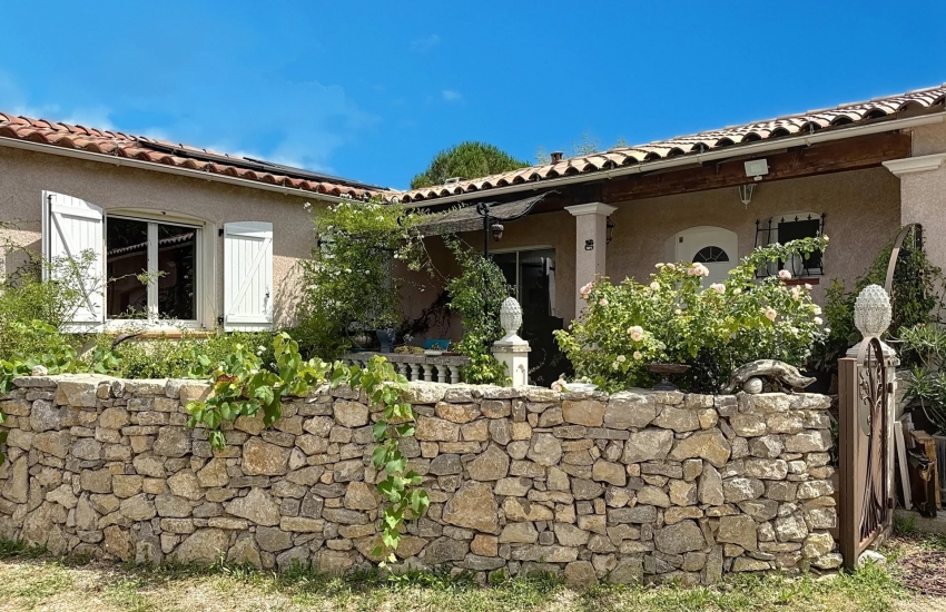 4 bedrooms Villa in Eure, France No. 279691