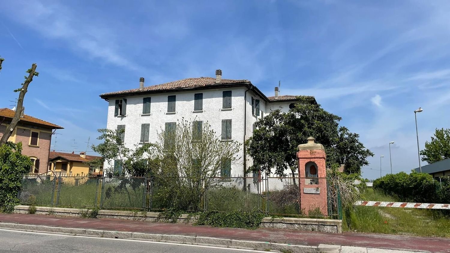 Casa de 13 habitaciónes en Baricella, Italy No. 78130